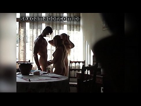 ❤️ Seksualni prijatelji pozivaju džinovskog muškarca i trojku s njim ❤️ Domaći porno na bs.hdporn24.ru ❤